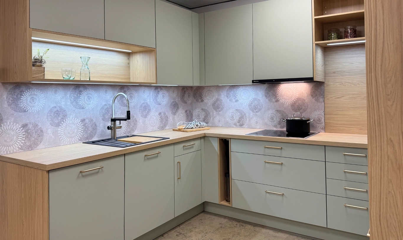 46 Musterküche Nobilia Riva schiefergrau betonoptik bei Die Küche Anders.