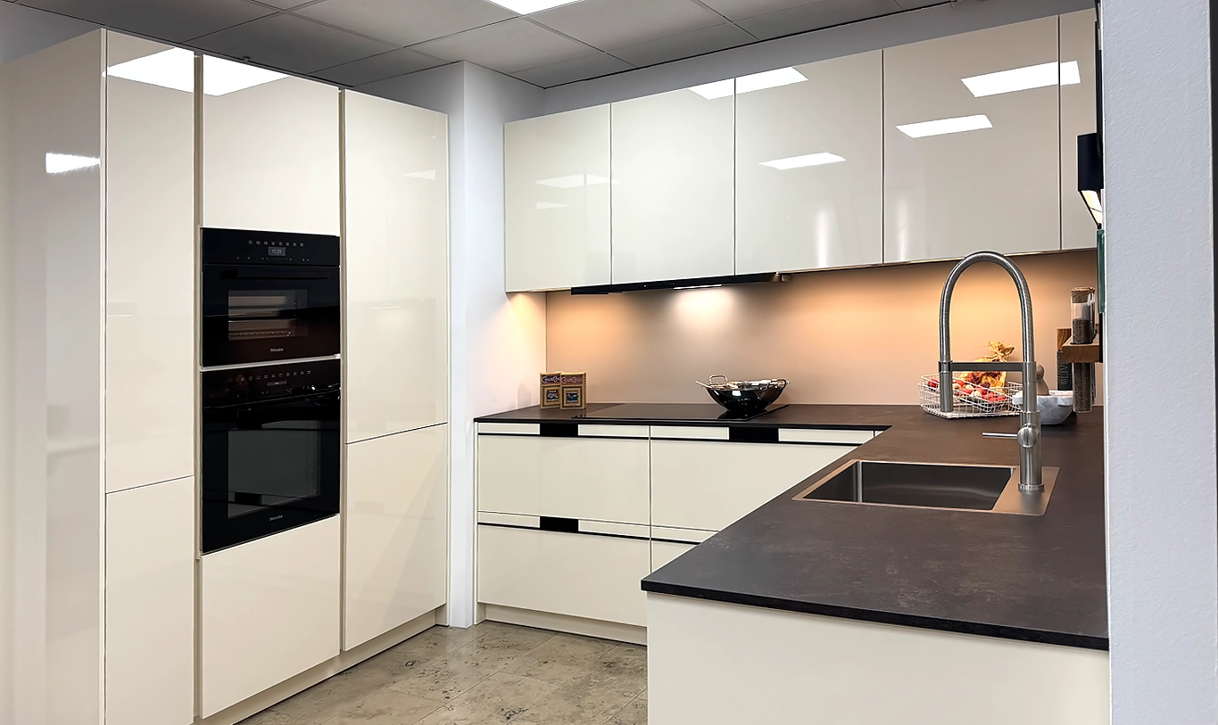 Leicht Largo Magnolie bei Die Küche Anders in Idstein