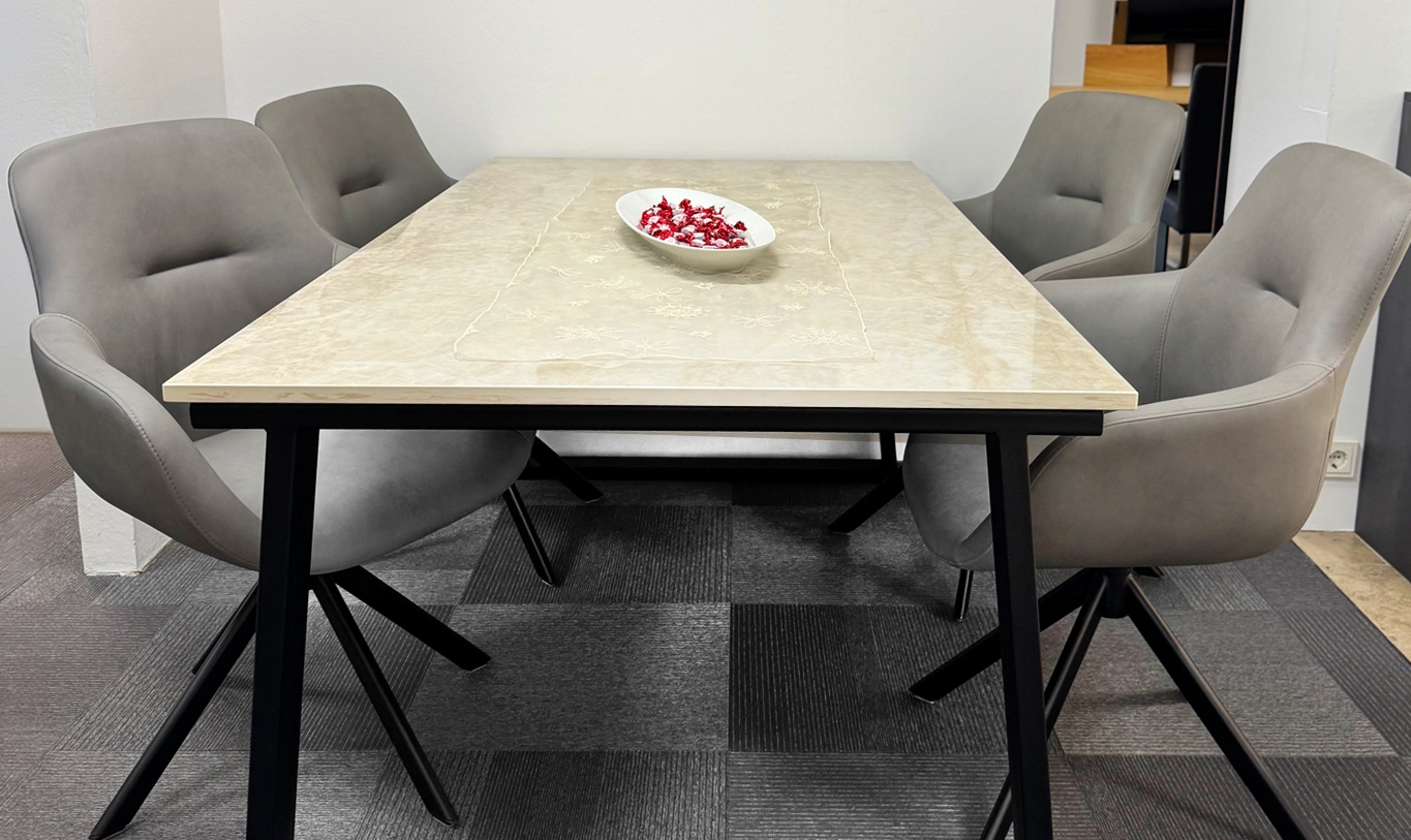 Esstische bei Die Küche Anders